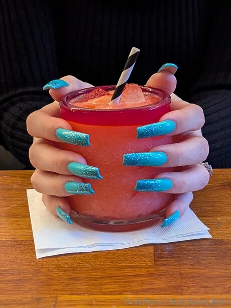 Clawqueen perfect model pictures