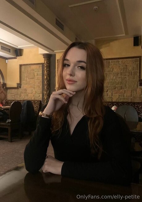 Elly Petite nice model img