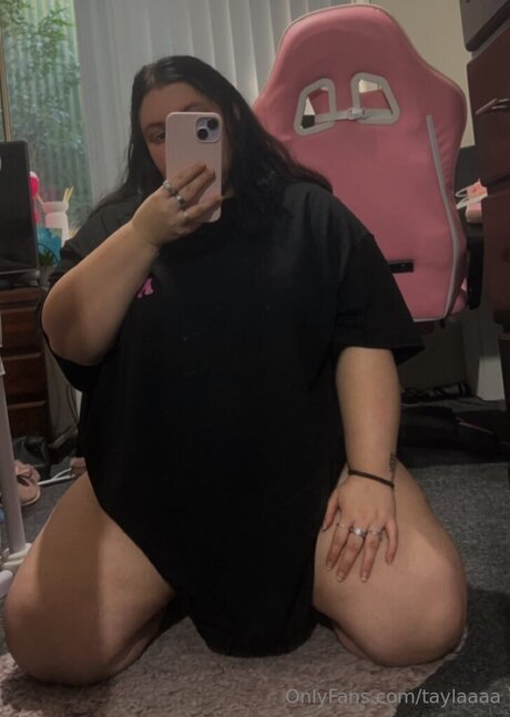 Taylaaaa pornstar naked pic