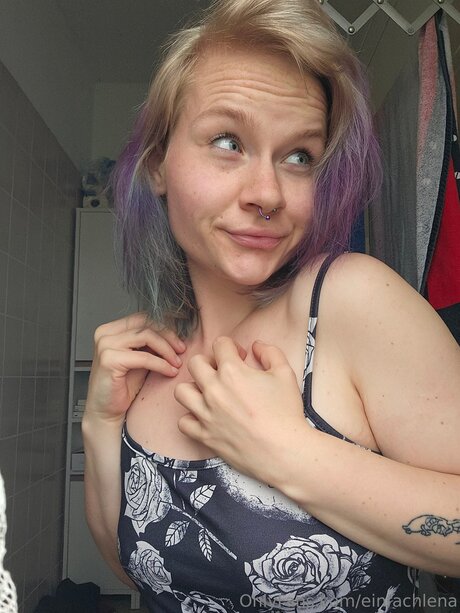 Einfachlena naked actress archive