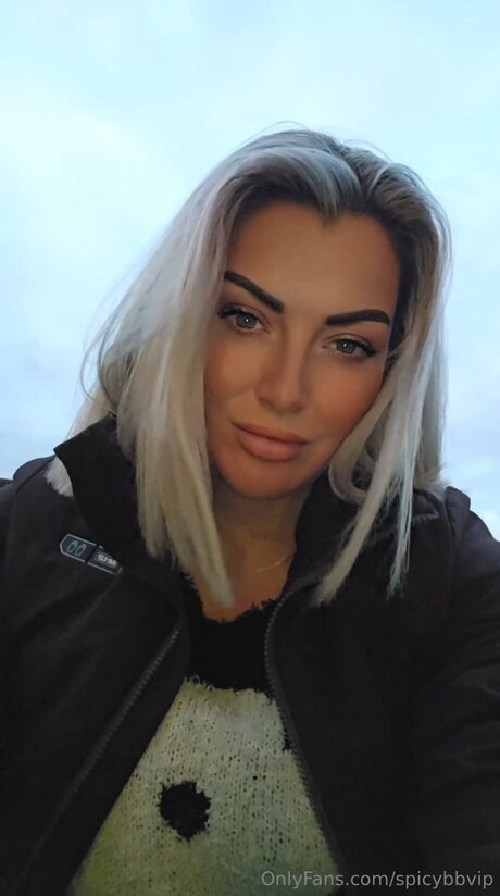 Sensualmassagebybb pornstar naked pic