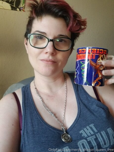Nerdy Dragon Queen Free pornstar pretty pictures