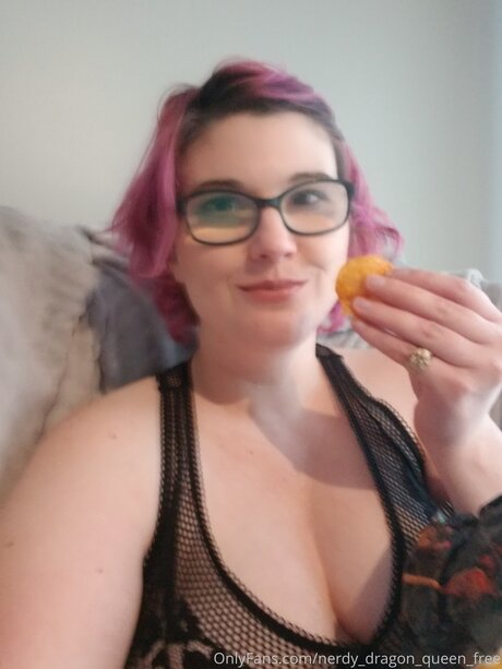 Nerdy Dragon Queen Free pornstar best pictures