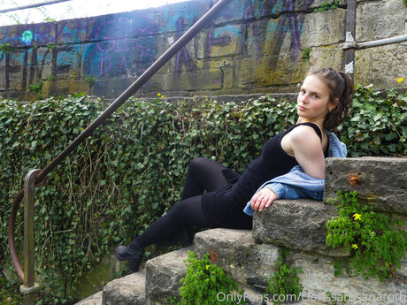 Clarissarosanaroth model top photo