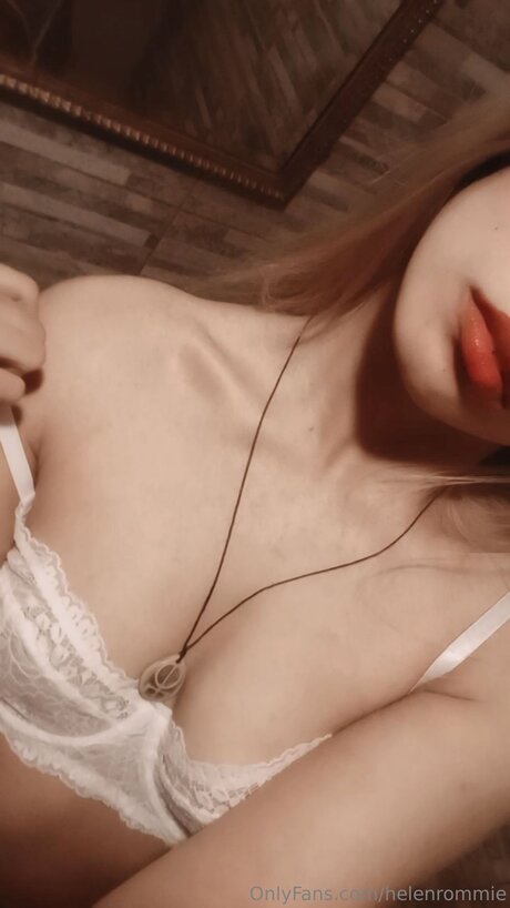 Helenrommie model art galleries