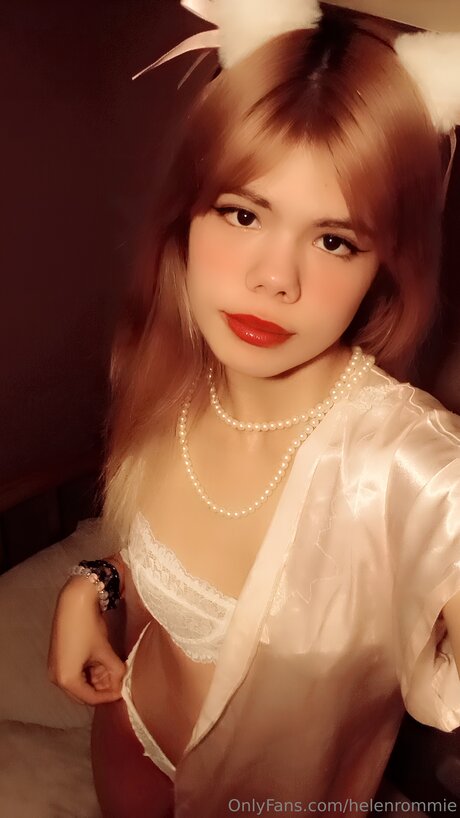 Helenrommie nude pornstar picture