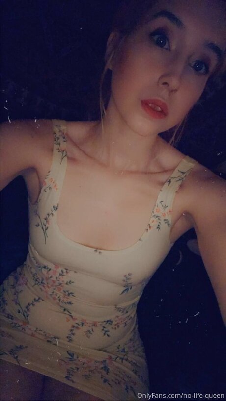 No Life Queen best model pictures