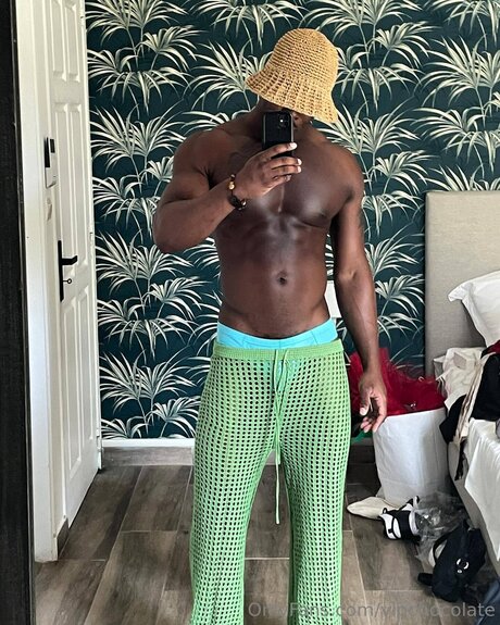 Vipchocolate model best image