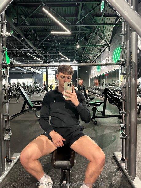 Secrettwunk star naked gallery