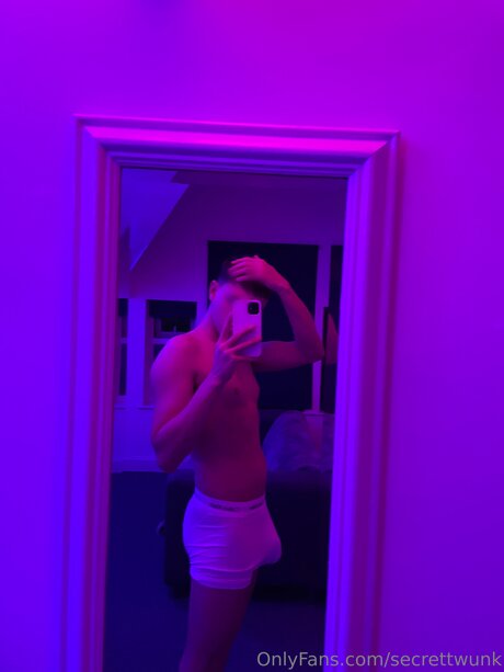 Secrettwunk hot star img