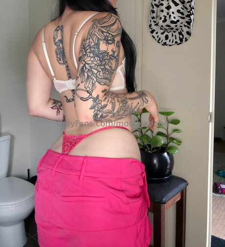 Moodyxbebe nude pornstar pic