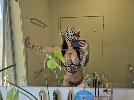 Moodyxbebe sexy actress galleries