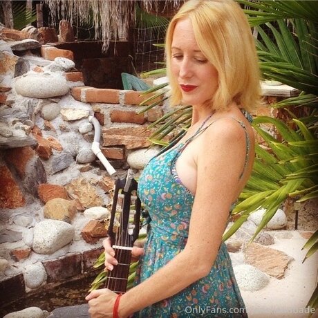 Jenelleaubade pornstar naked image