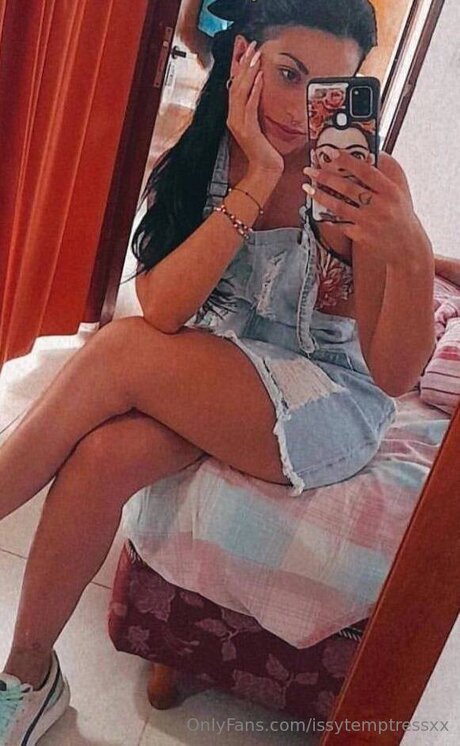 Issytemptressxx hd model pics