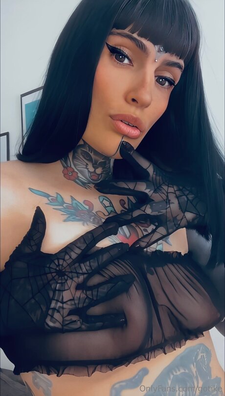 Gotikefree sexy star image