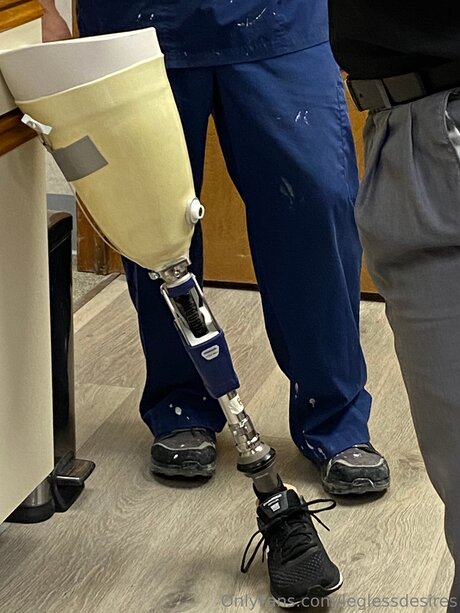 Leglessdesires model hd img