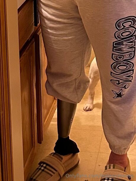 Leglessdesires star pics