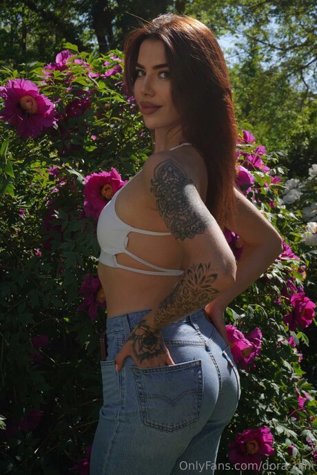 Dora Hihi high quality actress gallery