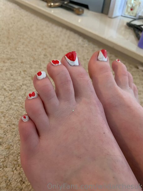 Wildarchesuk star nude pics