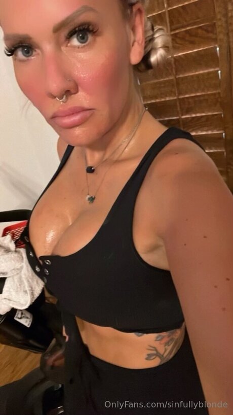 Sinfullyblonde star sexy gallery