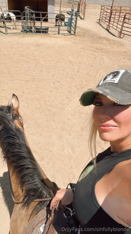 Sinfullyblonde model beautiful pics