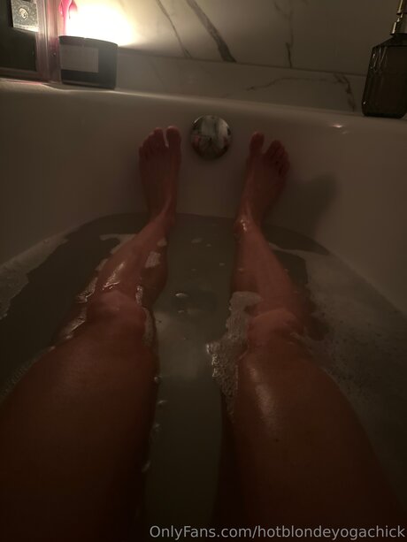 Hotblondeyogachick high quality star image