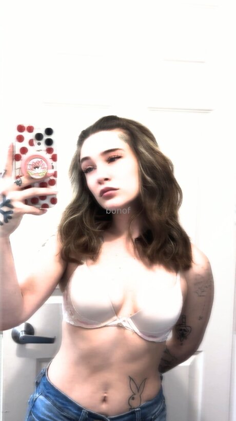 Bonof exclusive star photo