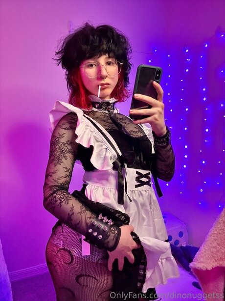 Dinonuggetss sexy actress image