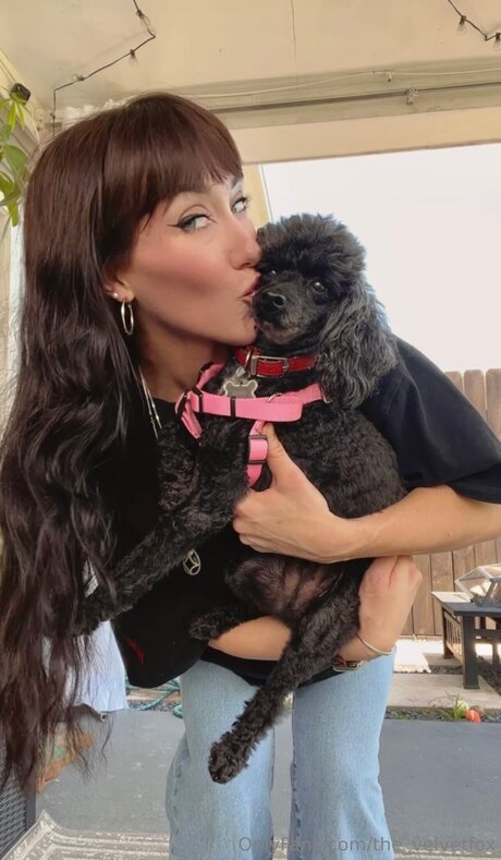 The Velvetfox exclusive actress pictures