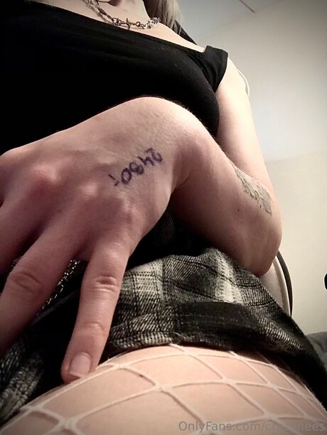 Crazynees model beautiful pics