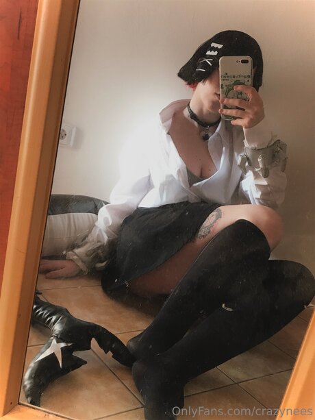 Crazynees model pornographic archive