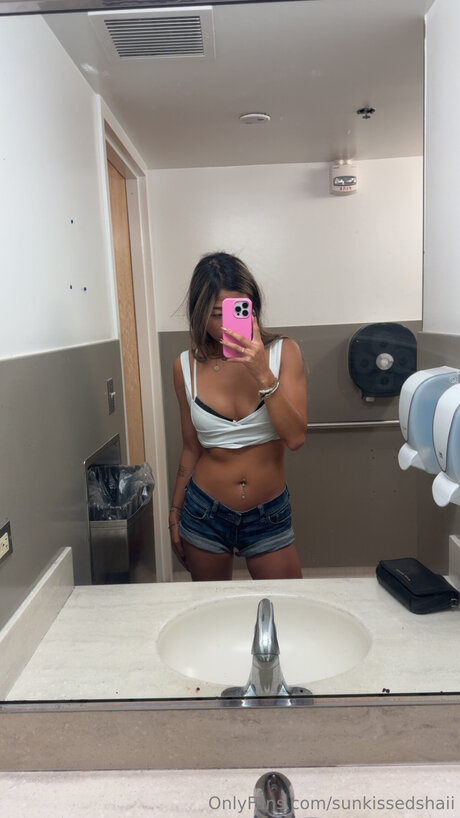 Sunkissedshaii hd model photo