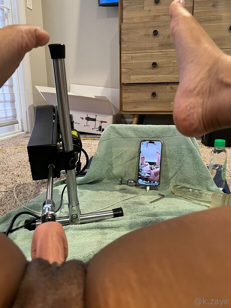 Kzaye model nude image