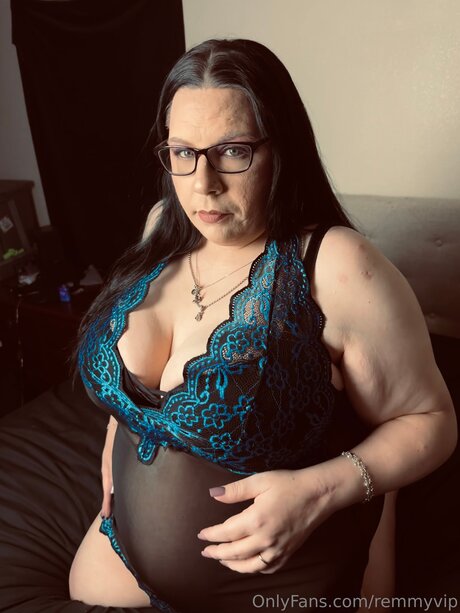 Remmyvip best star photos