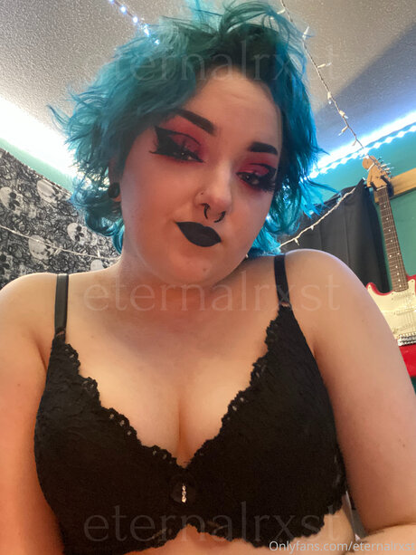 Eternalrxst pornstar nude photos