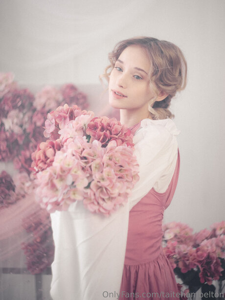 Taitehambelton sexy pornstar pic