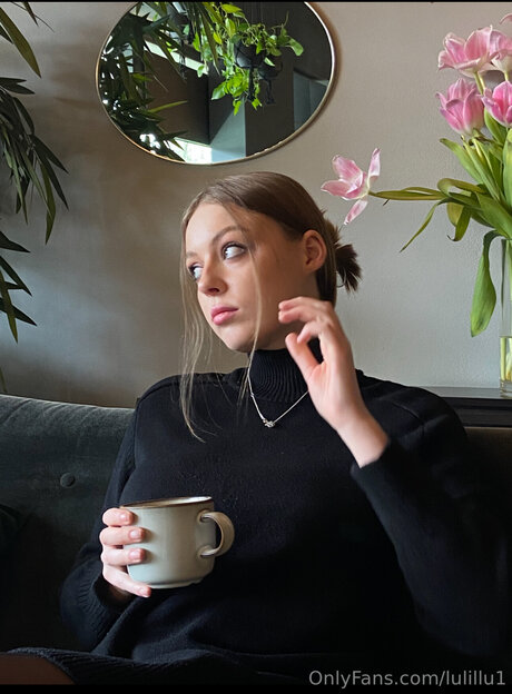 Sophiebloomsfree model hot galleries