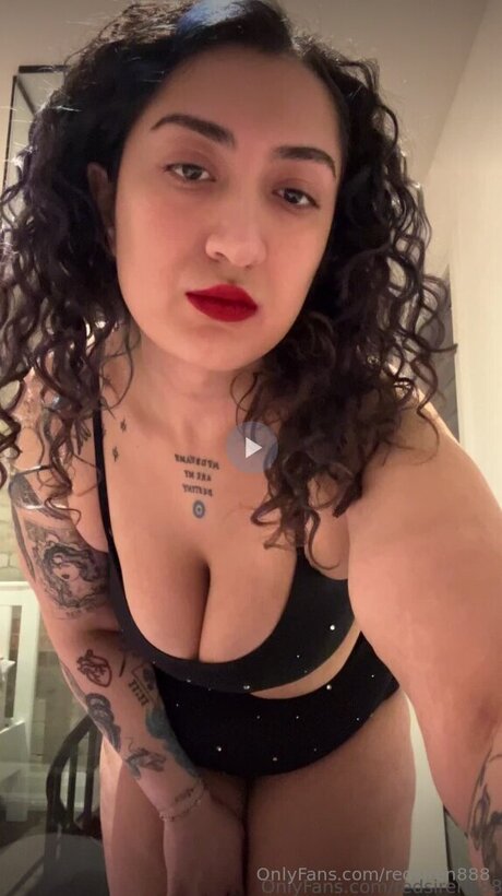 Vallariavixenn beautiful actress images