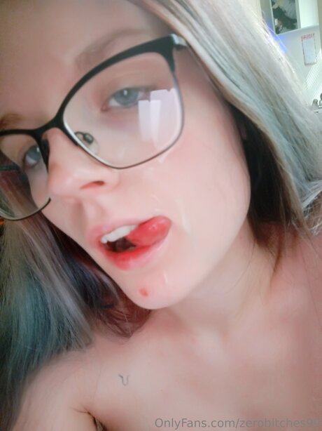 Zerobitches99 xxx model images