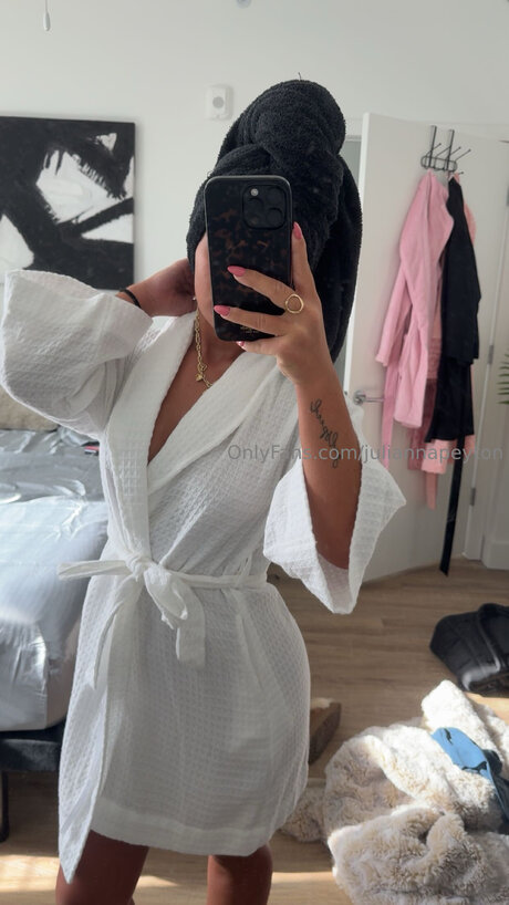 Juliannapeyton perfect pornstar pics