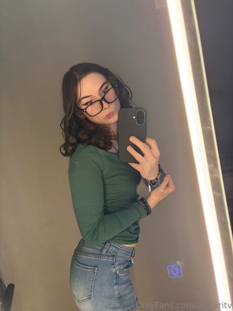 Arikaritv xxx pornstar images