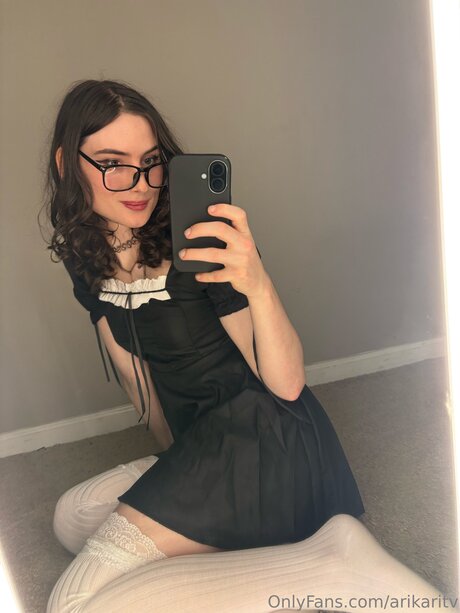 Arikaritv best model pics