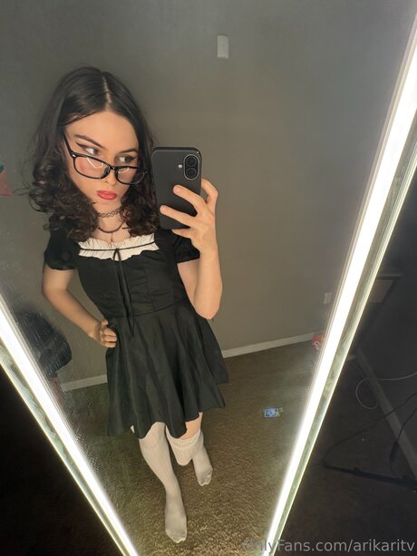 Arikaritv model beautiful gallery