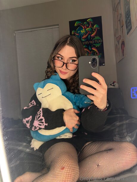 Arikaritv model high quality gallery