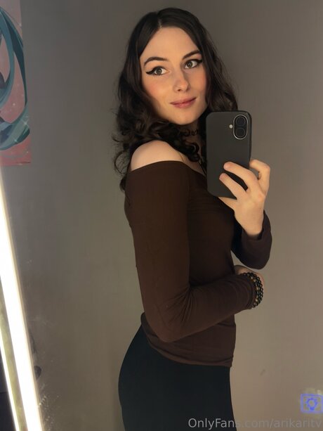 Arikaritv model nudes archive