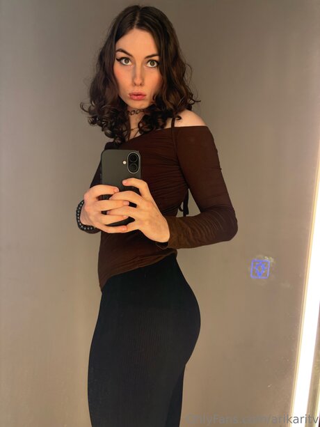 Arikaritv nice actress pictures