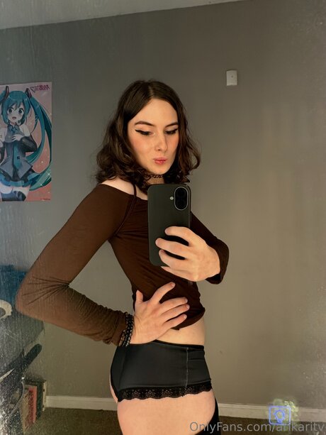 Arikaritv perfect star photos