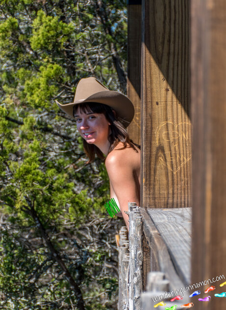 Wanderingcinnamon adult star photo