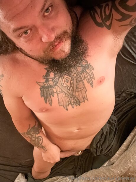 Taurusheavy nude model picture