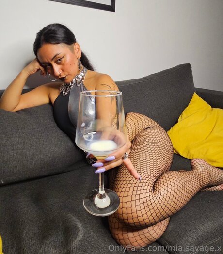 Mia Savage X model perfect img